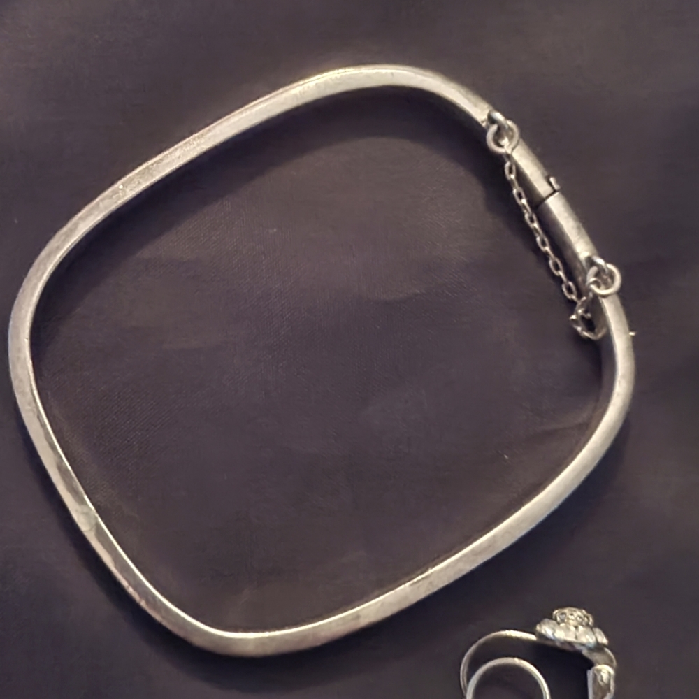 925 ND Square Bracelet and clip on earrings.  Vintage!!